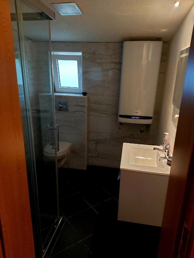 Apartmani Vuk Цетине Экстерьер фото